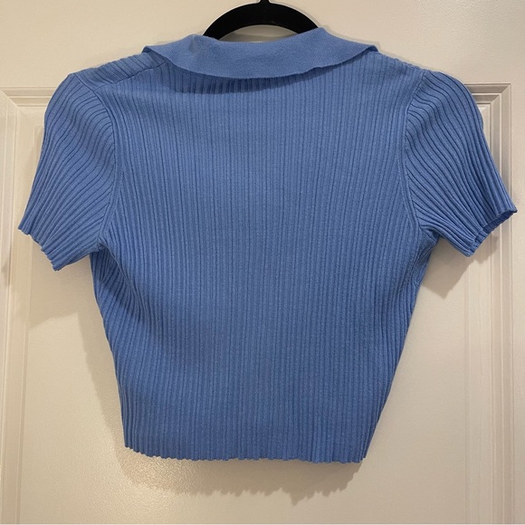 SIZE S | Women’s Blue Ribbed Collared Short Sleeve Shirt - Picture 2 of 3